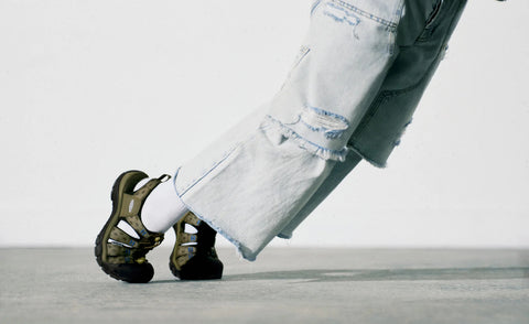 Men's Newport Retro Sandal x Études Studio  |  Etudes Olive