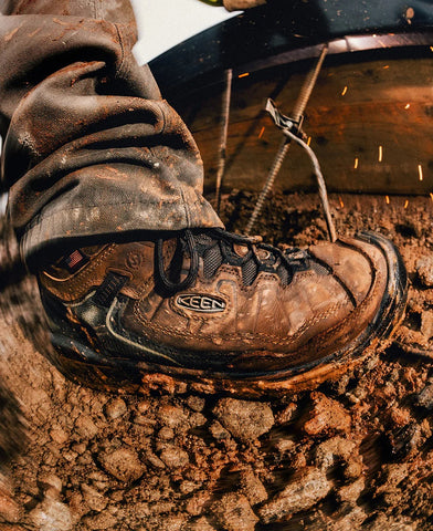Men's Targhee IV Waterproof Work Boot (Carbon Toe)  |  Dark Earth/Black