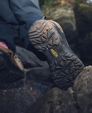 Men's Targhee IV Waterproof Hiking Shoe  |  Dark Olive/Gold Flame