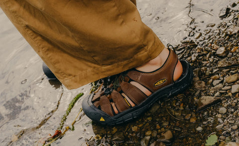 Men's Newport Leather Sandal  |  Black/Steel Grey