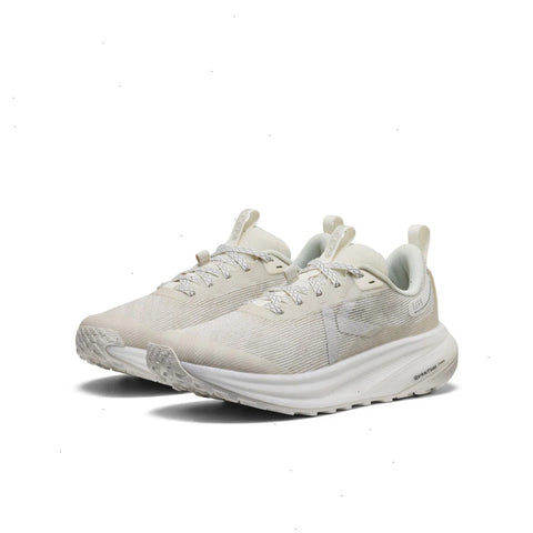 Women's Roam Trail Running Shoe  |  Star White/Vapor